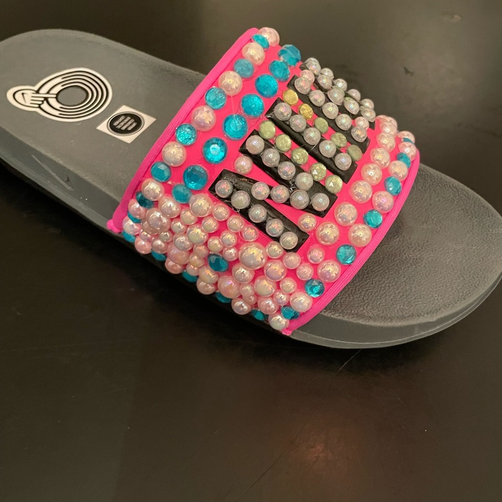 Nike slides